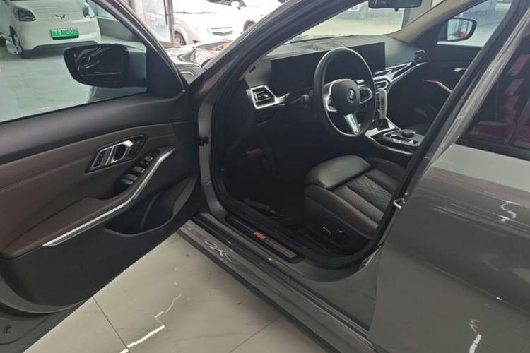 Used BMW i3 2024 eDrive 35 L Driver Seat