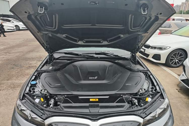Used BMW i3 2024 eDrive 35 L Engine Bay