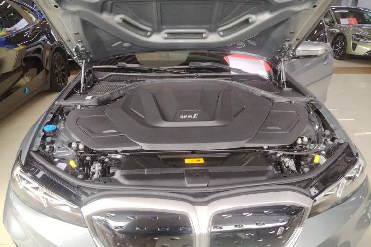 Used BMW i3 2024 eDrive 35 L Engine Bay