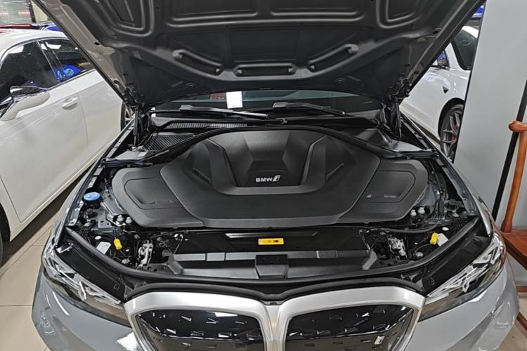 Used BMW i3 2024 eDrive 35 L Engine Bay