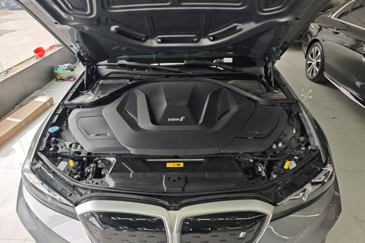 Used BMW i3 2024 eDrive 35 L Engine Bay