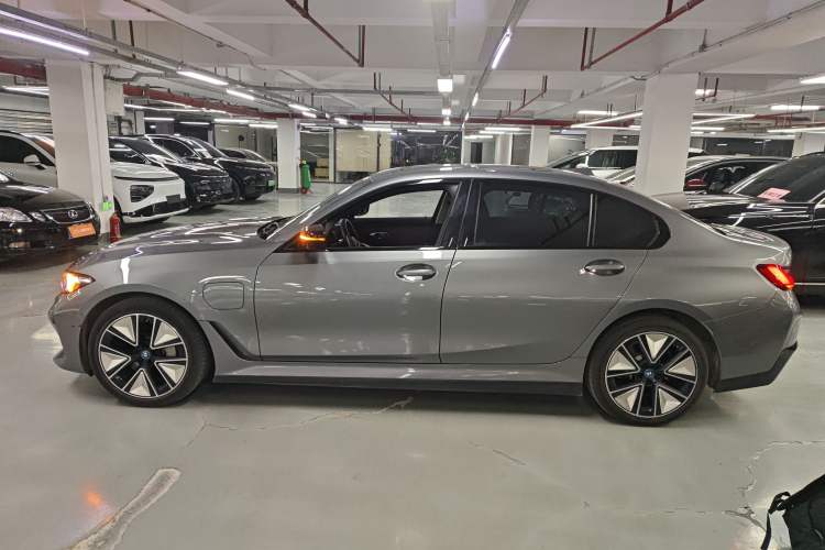 Used BMW i3 2024 eDrive 40 L Midnight Sports Package Exterior 3