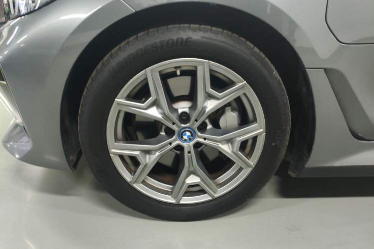Used BMW i3 2024 eDrive 35 L Exterior 4