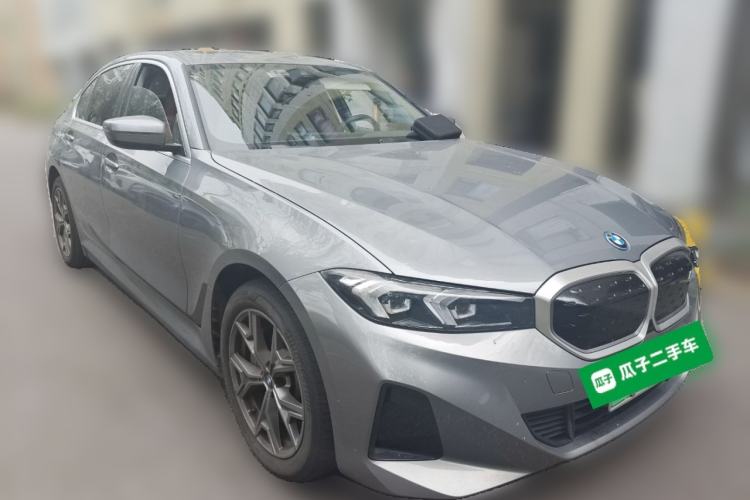 Used BMW i3 2024 eDrive 35 L Front Right 45 Deg