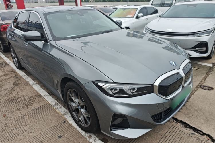 Used BMW i3 2024 eDrive 35 L Front Right 45 Deg