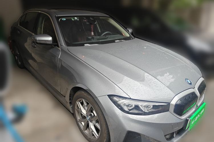 Used BMW i3 2024 eDrive 35 L Front Right 45 Deg