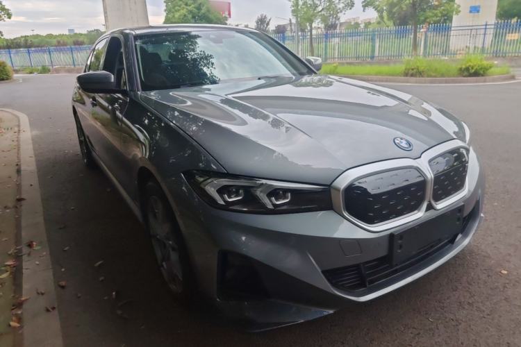 Used BMW i3 2024 eDrive 35 L Front Right 45 Deg