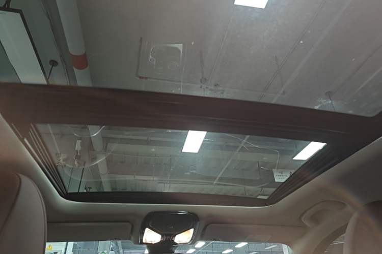 Used BMW i3 2024 eDrive 40 L Midnight Sports Package Headliner