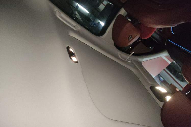 Used BMW i3 2024 eDrive 40 L Midnight Edition Headliner