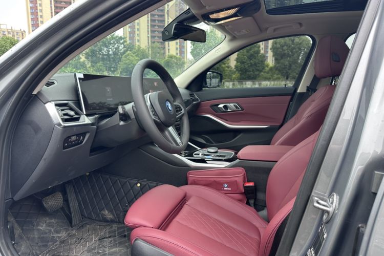 Used BMW i3 2024 eDrive 35 L Interior 1