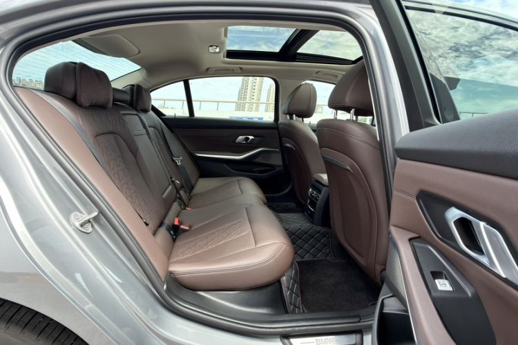 Used BMW i3 2024 eDrive 35 L Interior 1