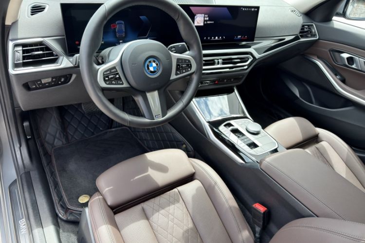Used BMW i3 2024 eDrive 35 L Interior 3