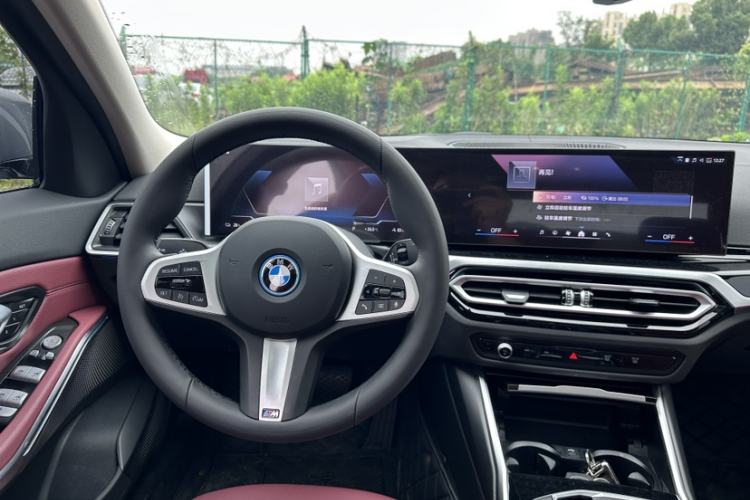 Used BMW i3 2024 eDrive 35 L Interior 4