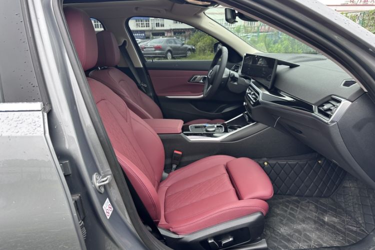 Used BMW i3 2024 eDrive 35 L Interior 5