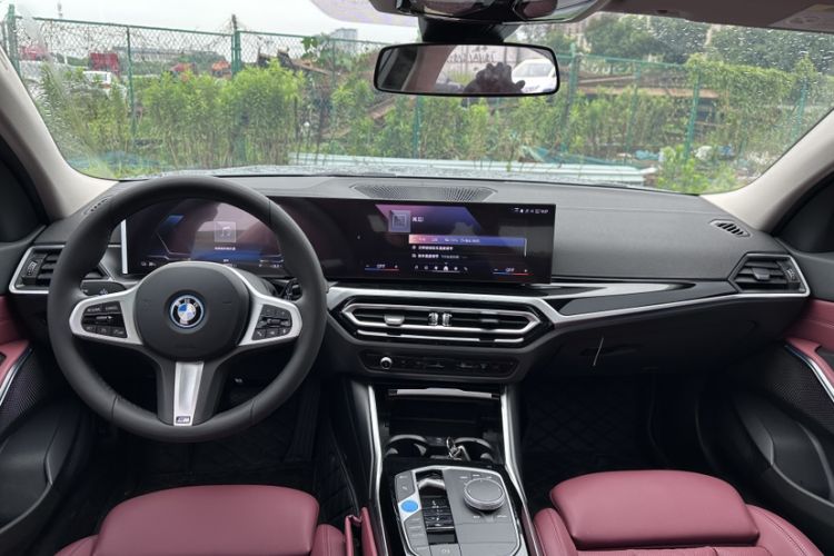 Used BMW i3 2024 eDrive 35 L Interior 6