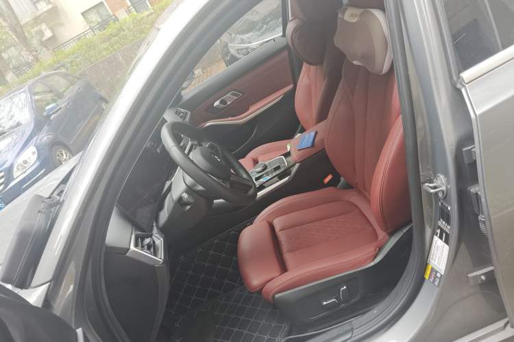 Used BMW i3 2024 eDrive 35 L Left Front Seat
