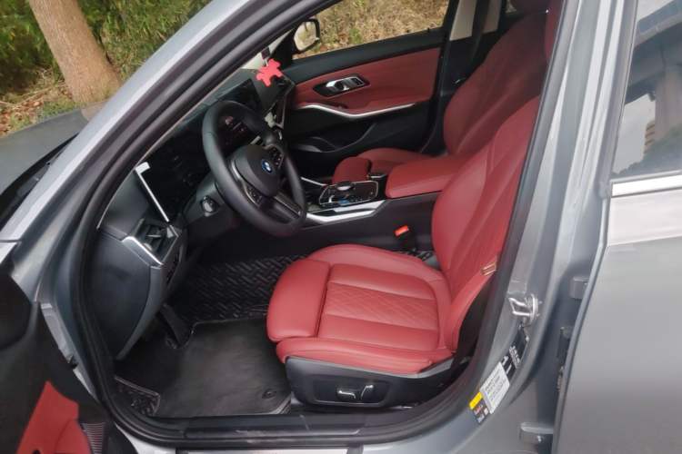 Used BMW i3 2024 eDrive 35 L Left Front Seat