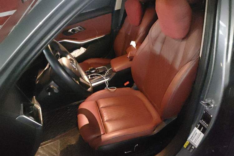 Used BMW i3 2024 eDrive 40 L Midnight Edition Left Front Seat