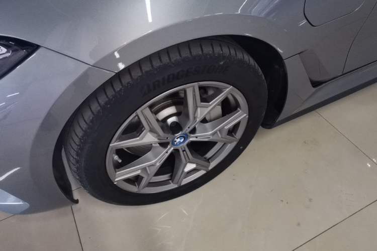 Used BMW i3 2024 eDrive 35 L Left Front Wheel Hub