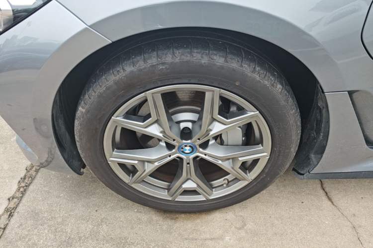 Used BMW i3 2024 eDrive 35 L Left Front Wheel Hub