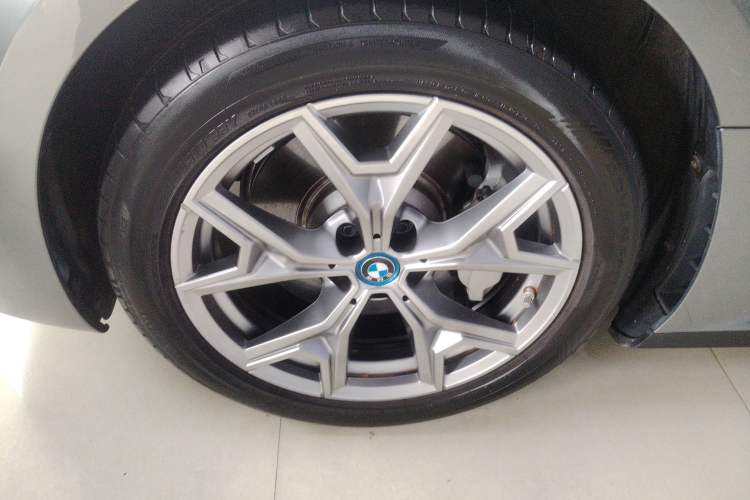 Used BMW i3 2024 eDrive 35 L Left Front Wheel Hub