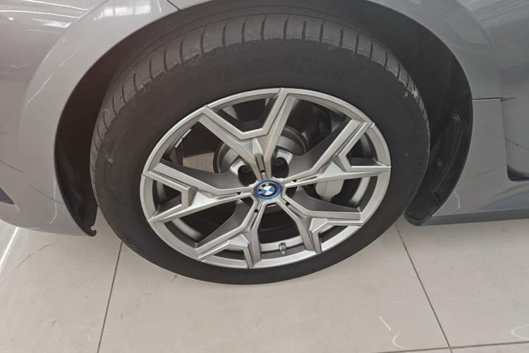 Used BMW i3 2024 eDrive 35 L Left Front Wheel Hub