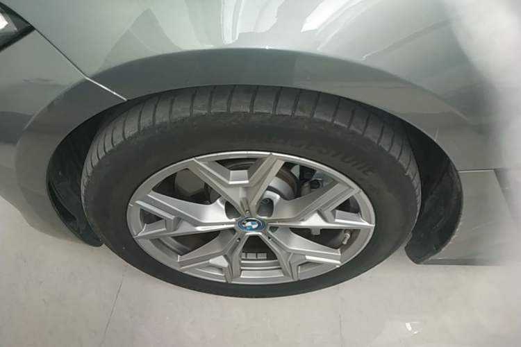 Used BMW i3 2024 eDrive 35 L Left Front Wheel Hub