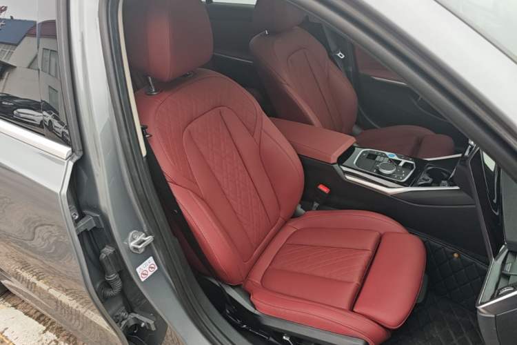 Used BMW i3 2024 eDrive 35 L Right Front Seat