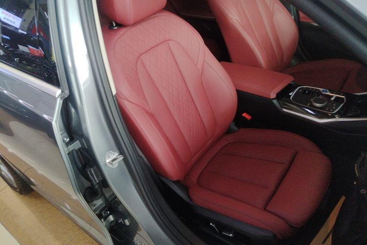 Used BMW i3 2024 eDrive 35 L Right Front Seat
