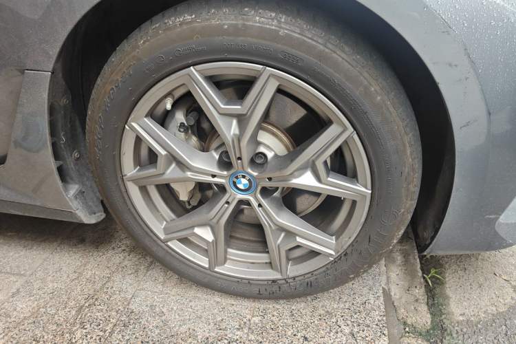 Used BMW i3 2024 eDrive 35 L Right Front Wheel Hub