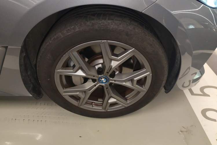 Used BMW i3 2024 eDrive 35 L Right Front Wheel Hub
