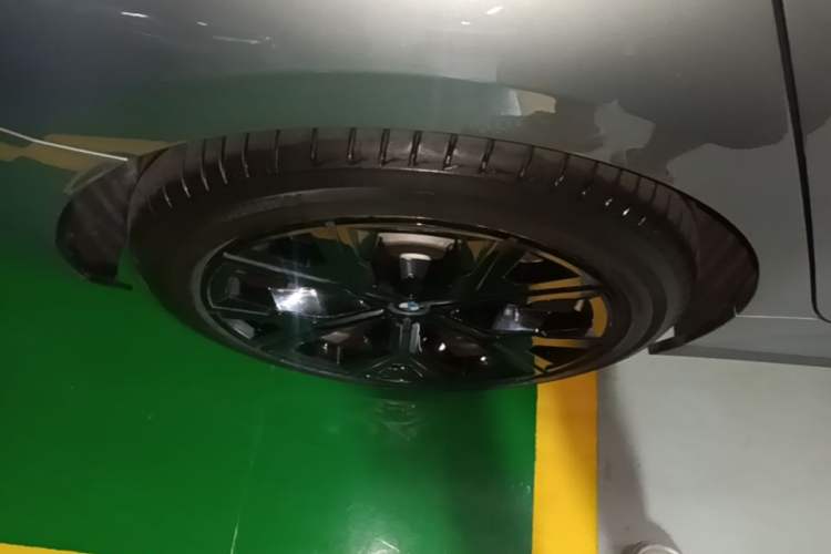 Used BMW i3 2024 eDrive 35 L Right Rear Wheel Hub