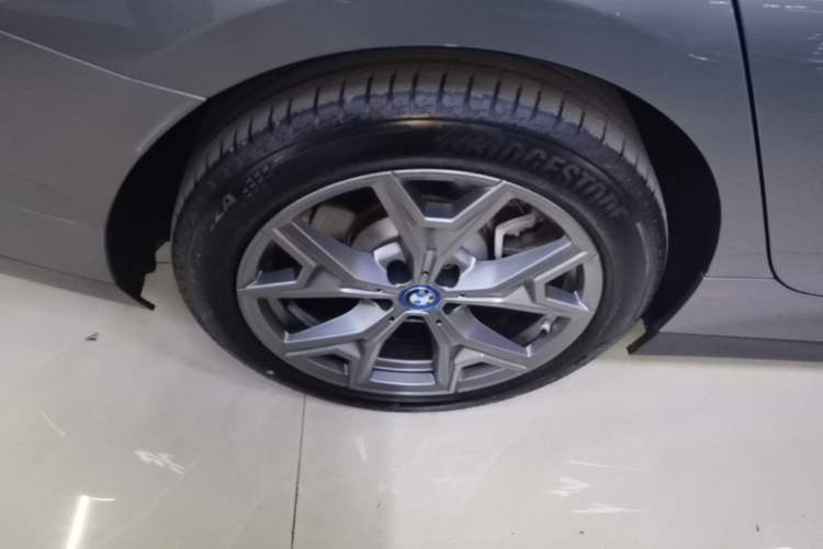 Used BMW i3 2024 eDrive 35 L Right Rear Wheel Hub