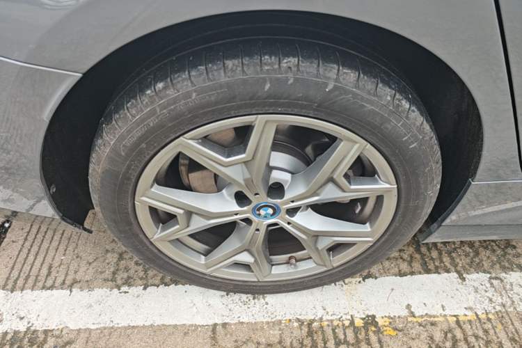 Used BMW i3 2024 eDrive 35 L Right Rear Wheel Hub