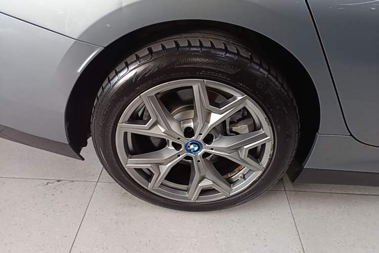 Used BMW i3 2024 eDrive 35 L Right Rear Wheel Hub