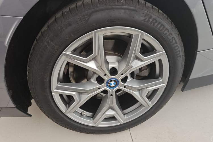 Used BMW i3 2024 eDrive 35 L Right Rear Wheel Hub
