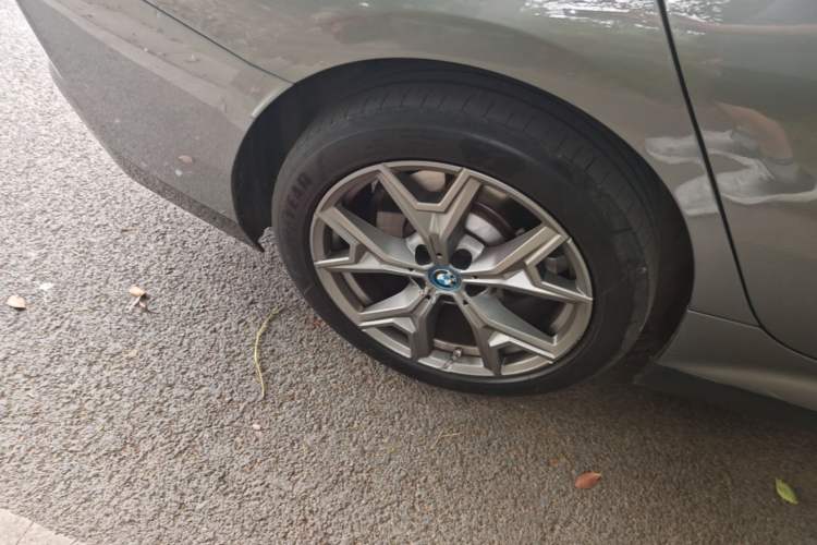 Used BMW i3 2024 eDrive 35 L Right Rear Wheel Hub