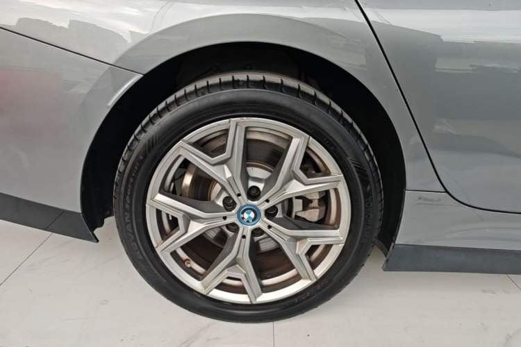 Used BMW i3 2024 eDrive 35 L Right Rear Wheel Hub