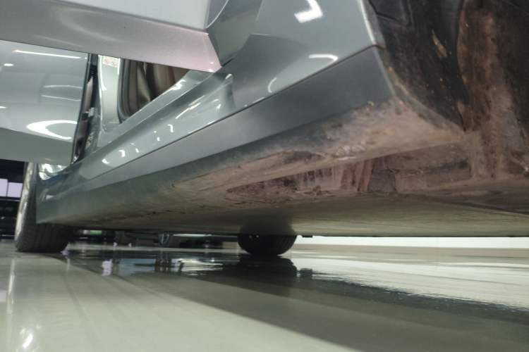Used BMW i3 2024 eDrive 35 L Right Side Sill