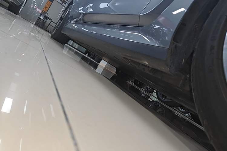 Used BMW i3 2024 eDrive 40 L Midnight Sports Package Right Side Sill
