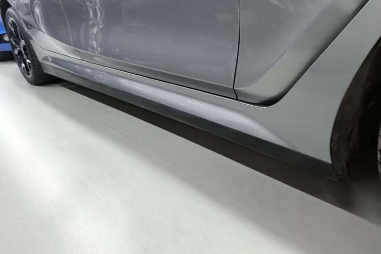 Used BMW i3 2024 eDrive 40 L Midnight Edition Right Side Sill