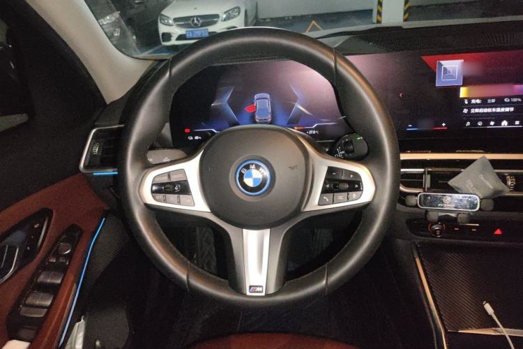 Used BMW i3 2024 eDrive 40 L Midnight Edition Steering Wheel