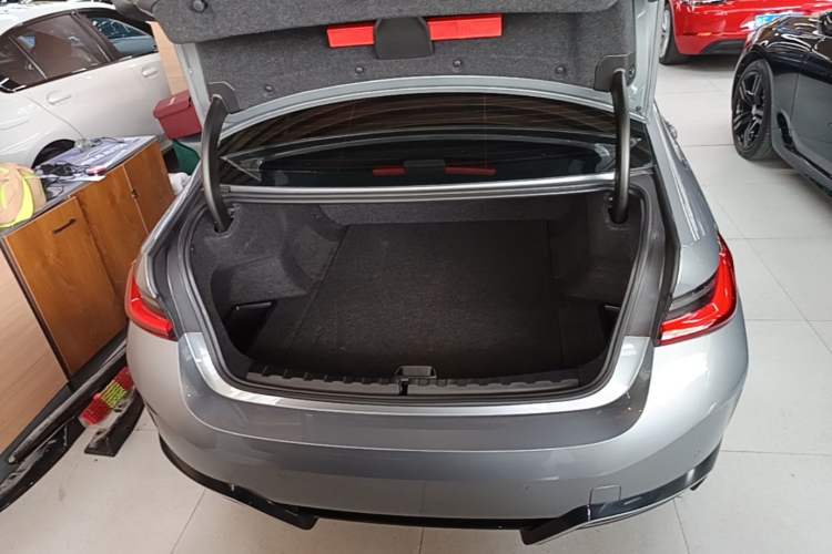 Used BMW i3 2024 eDrive 35 L Trunk