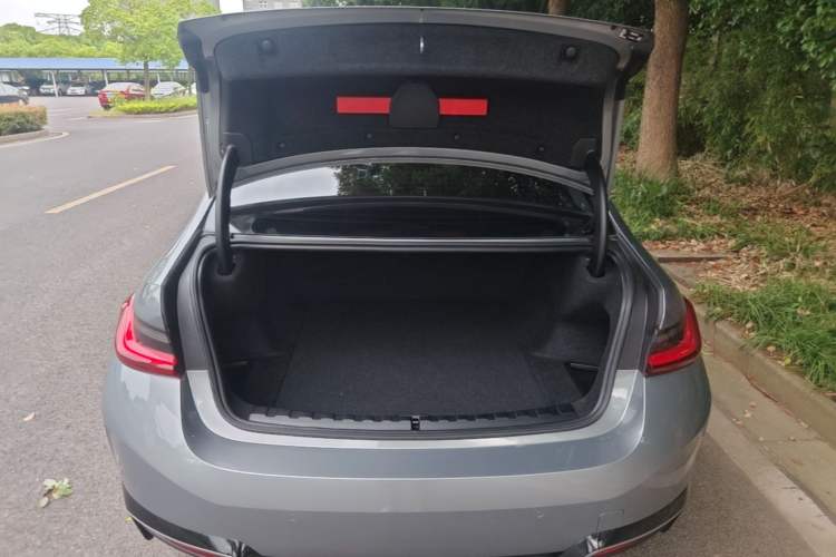 Used BMW i3 2024 eDrive 35 L Trunk