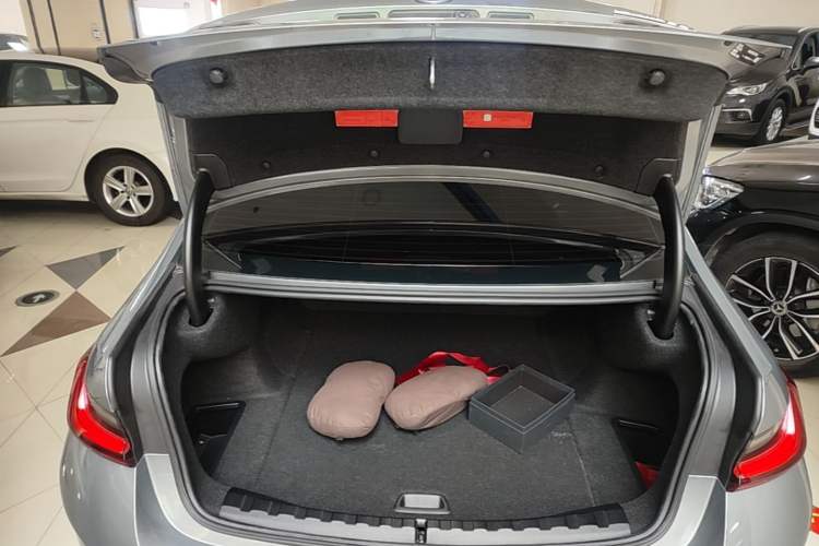 Used BMW i3 2024 eDrive 35 L Trunk