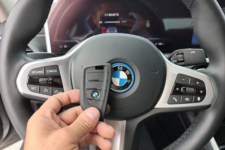 Used BMW i3 2024 eDrive 35 L Vehicle Key