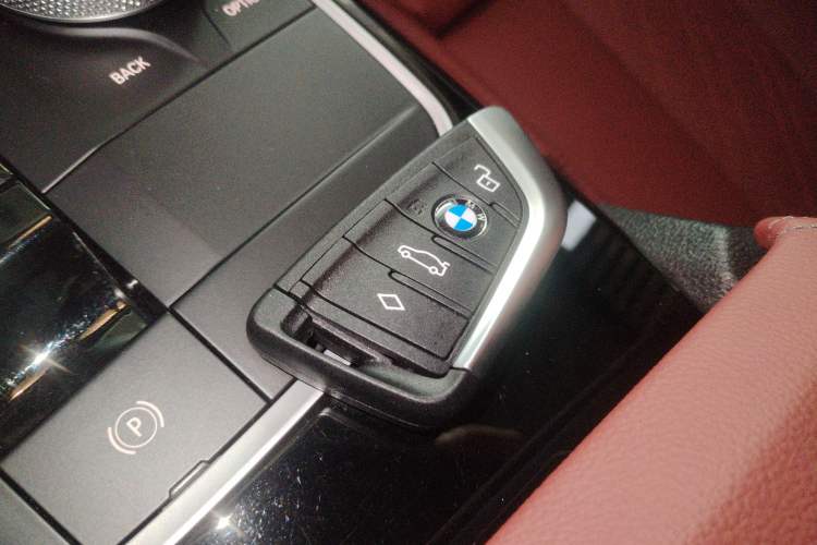 Used BMW i3 2024 eDrive 35 L Vehicle Key