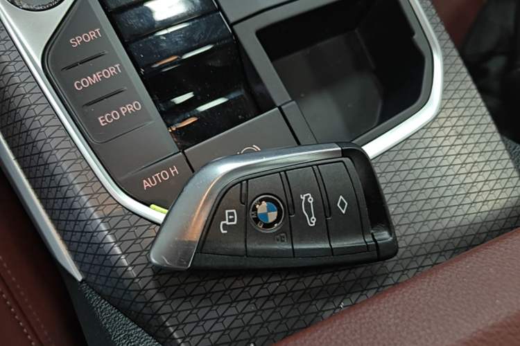 Used BMW i3 2024 eDrive 40 L Midnight Sports Package Vehicle Key