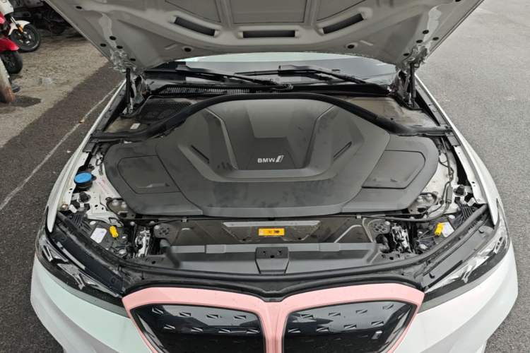 Used BMW i3 2024 eDrive 35 L Engine Bay