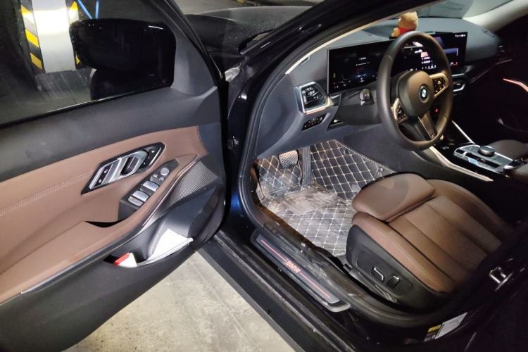Used BMW i3 2024 eDrive 35 L Driver Seat